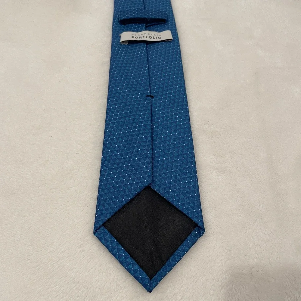 Perry Ellis Portfolio Mens Blue Geometric Triangle Micro Dot Polyester Necktie